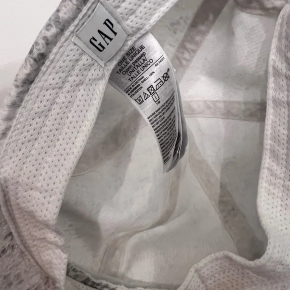 GAP Light Gray Textured Cap - Picture 5 of 6